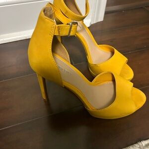 Gianni Bini Vibrant Yellow Heels